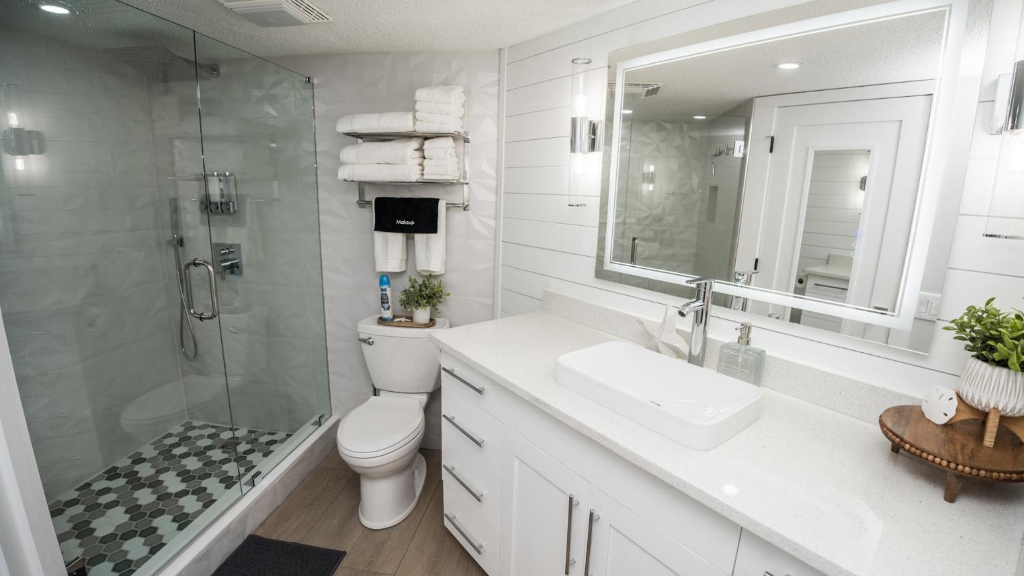 New Rental - 3Br 3Ba Corner Beachfront - 2024 Remodel - 3 Pools, Tiki Hut, Gym, Tennis パナマシティービーチ エクステリア 写真