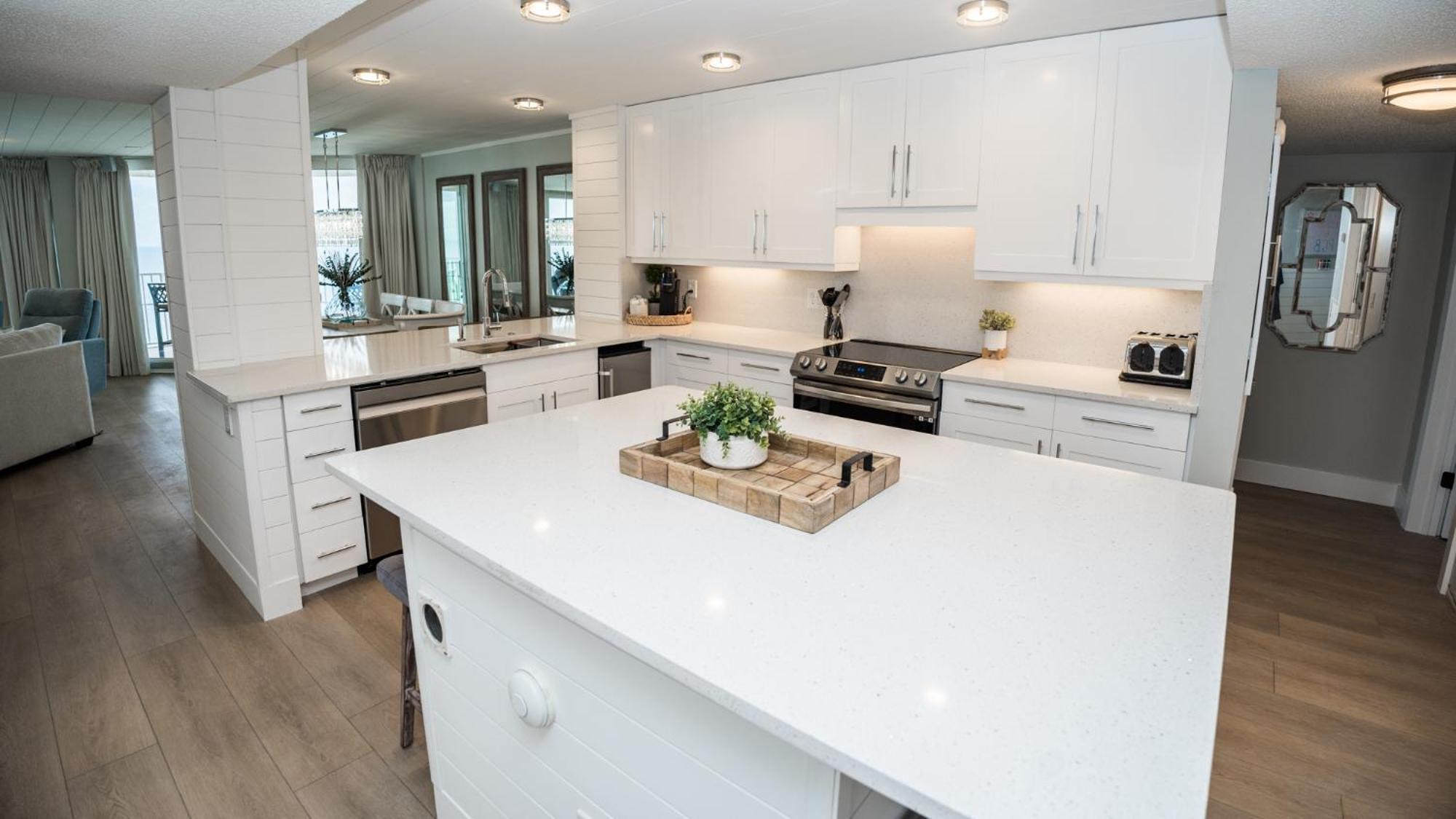 New Rental - 3Br 3Ba Corner Beachfront - 2024 Remodel - 3 Pools, Tiki Hut, Gym, Tennis パナマシティービーチ エクステリア 写真