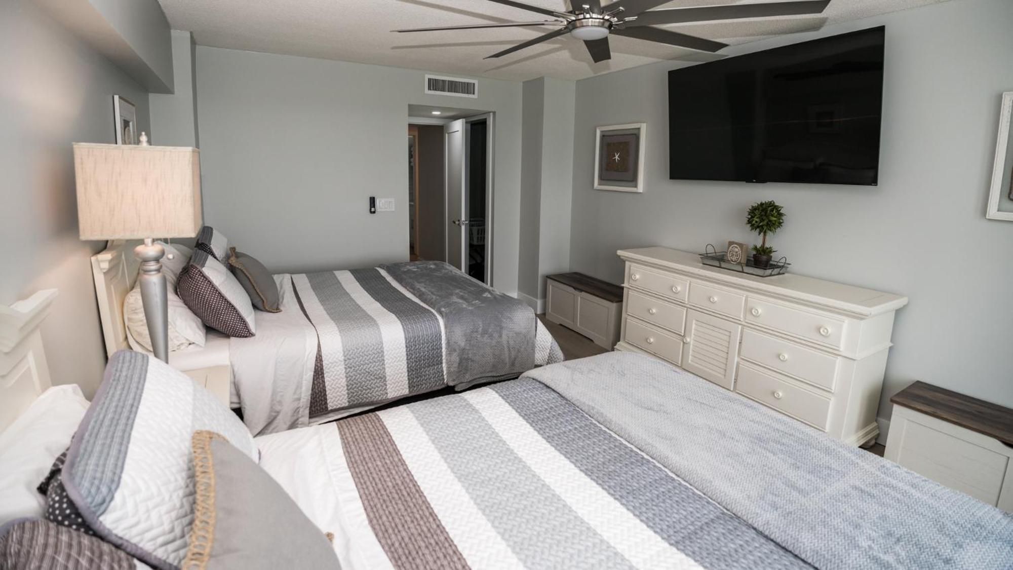 New Rental - 3Br 3Ba Corner Beachfront - 2024 Remodel - 3 Pools, Tiki Hut, Gym, Tennis パナマシティービーチ エクステリア 写真