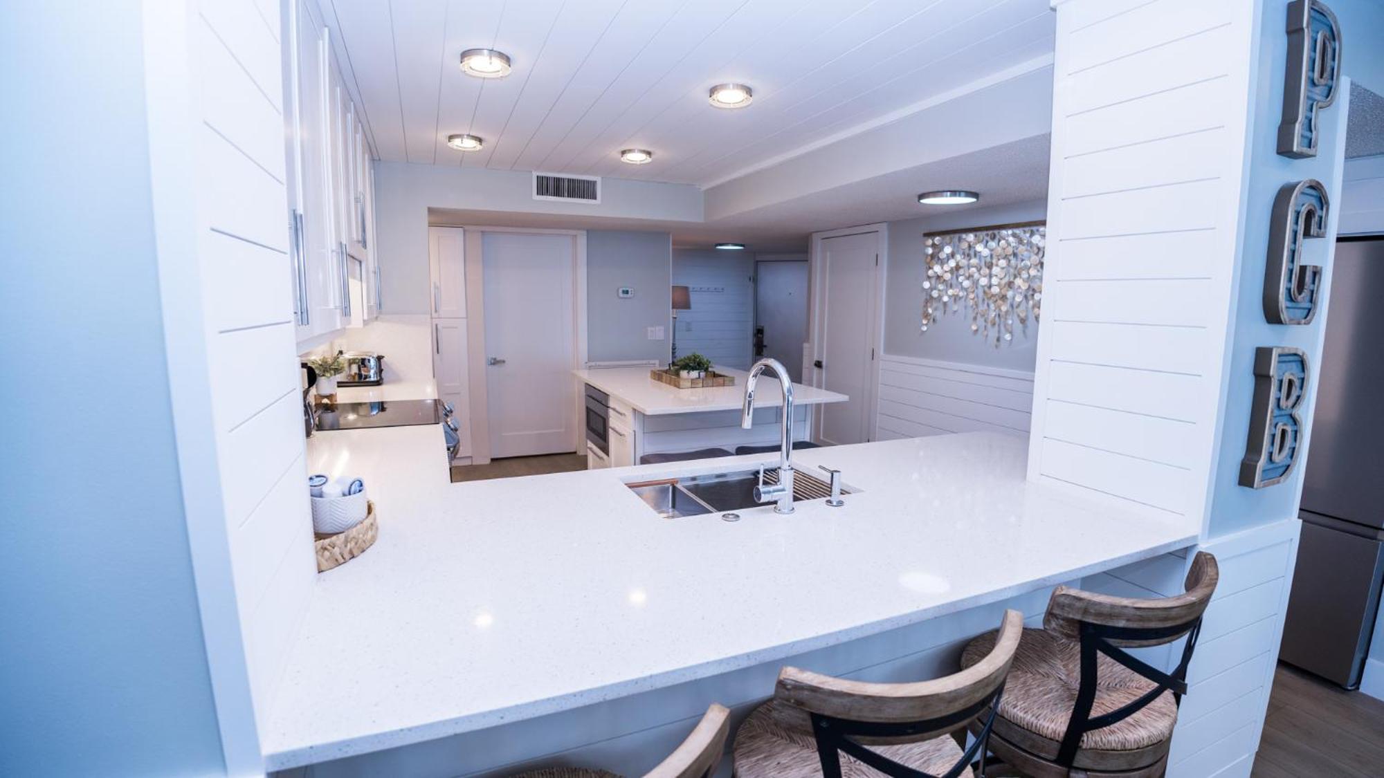 New Rental - 3Br 3Ba Corner Beachfront - 2024 Remodel - 3 Pools, Tiki Hut, Gym, Tennis パナマシティービーチ エクステリア 写真