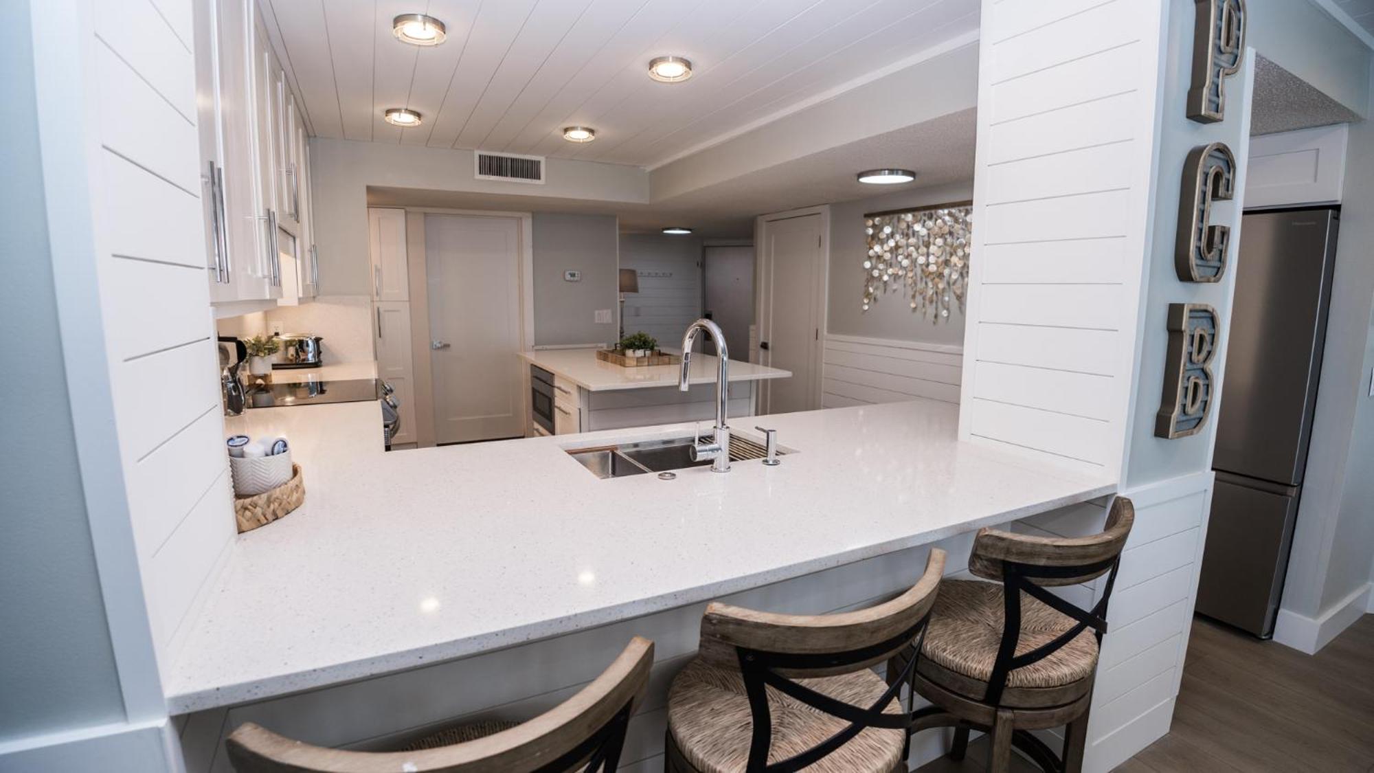 New Rental - 3Br 3Ba Corner Beachfront - 2024 Remodel - 3 Pools, Tiki Hut, Gym, Tennis パナマシティービーチ エクステリア 写真
