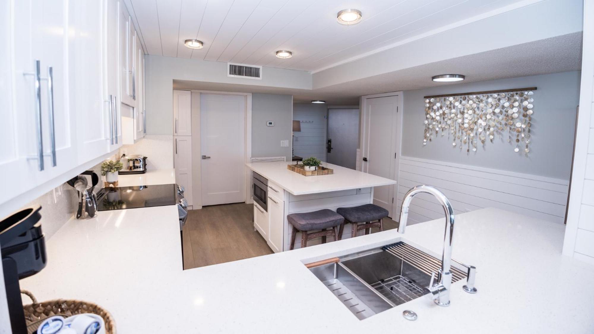 New Rental - 3Br 3Ba Corner Beachfront - 2024 Remodel - 3 Pools, Tiki Hut, Gym, Tennis パナマシティービーチ エクステリア 写真