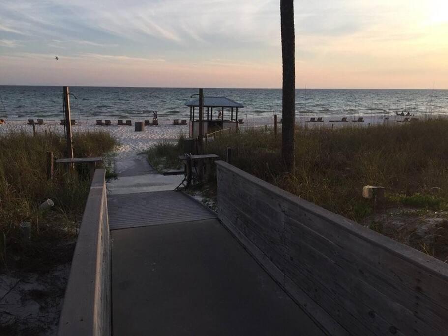 New Rental - 3Br 3Ba Corner Beachfront - 2024 Remodel - 3 Pools, Tiki Hut, Gym, Tennis パナマシティービーチ エクステリア 写真